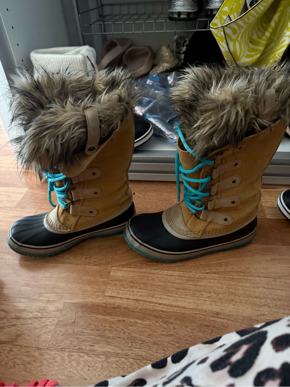 Sorel Tan & Black Winter Boots with Teal Laces and Faux Fur Cuff